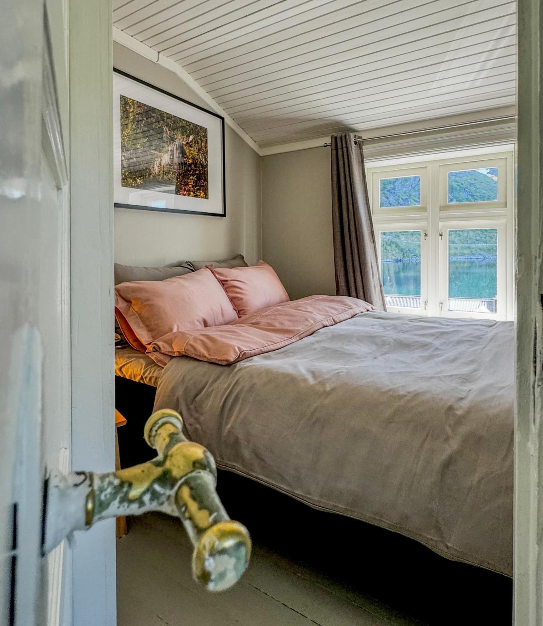 Husly Reine - Your Home With Reinebringen View Ngoại thất bức ảnh