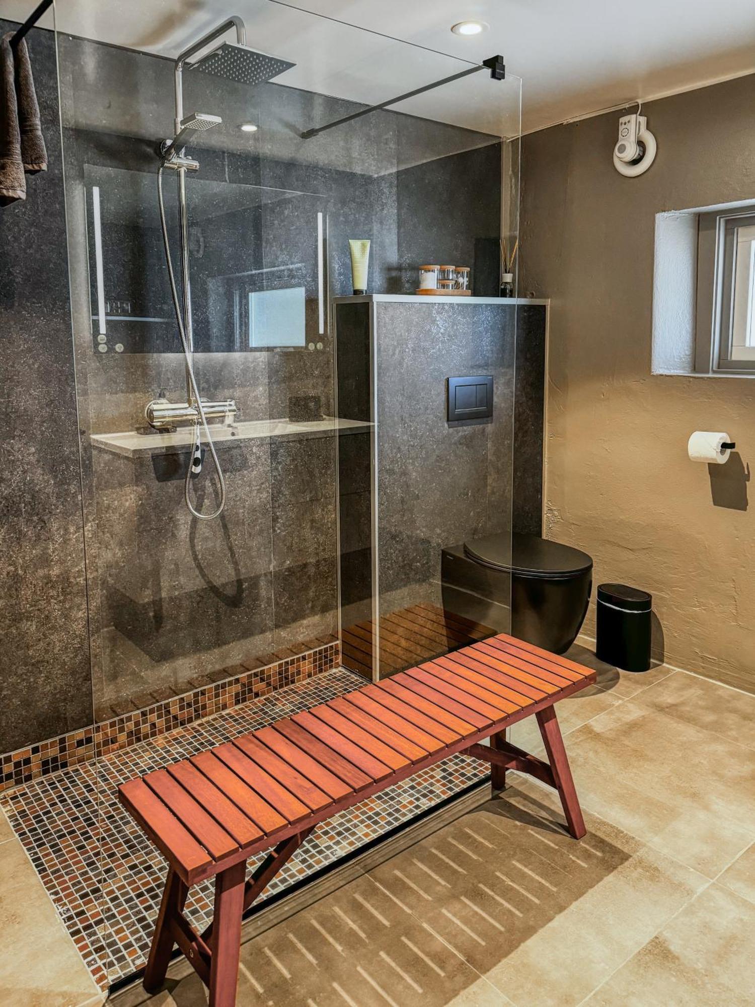 Husly Reine - Your Home With Reinebringen View Ngoại thất bức ảnh